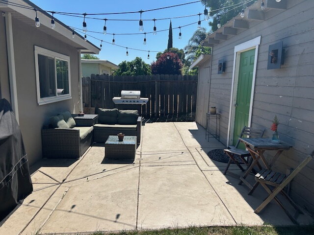 Building Photo - "Charming 3-Bed Sanctuary in Concord with 2 Full Baths - 1350 Sq Ft of Comfort!"
