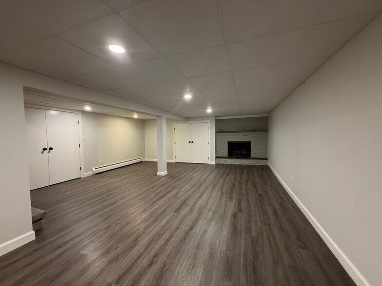 Building Photo - 1012 State Dr