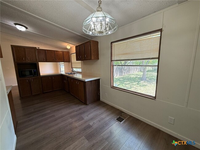Building Photo - 786 Potthast Dr