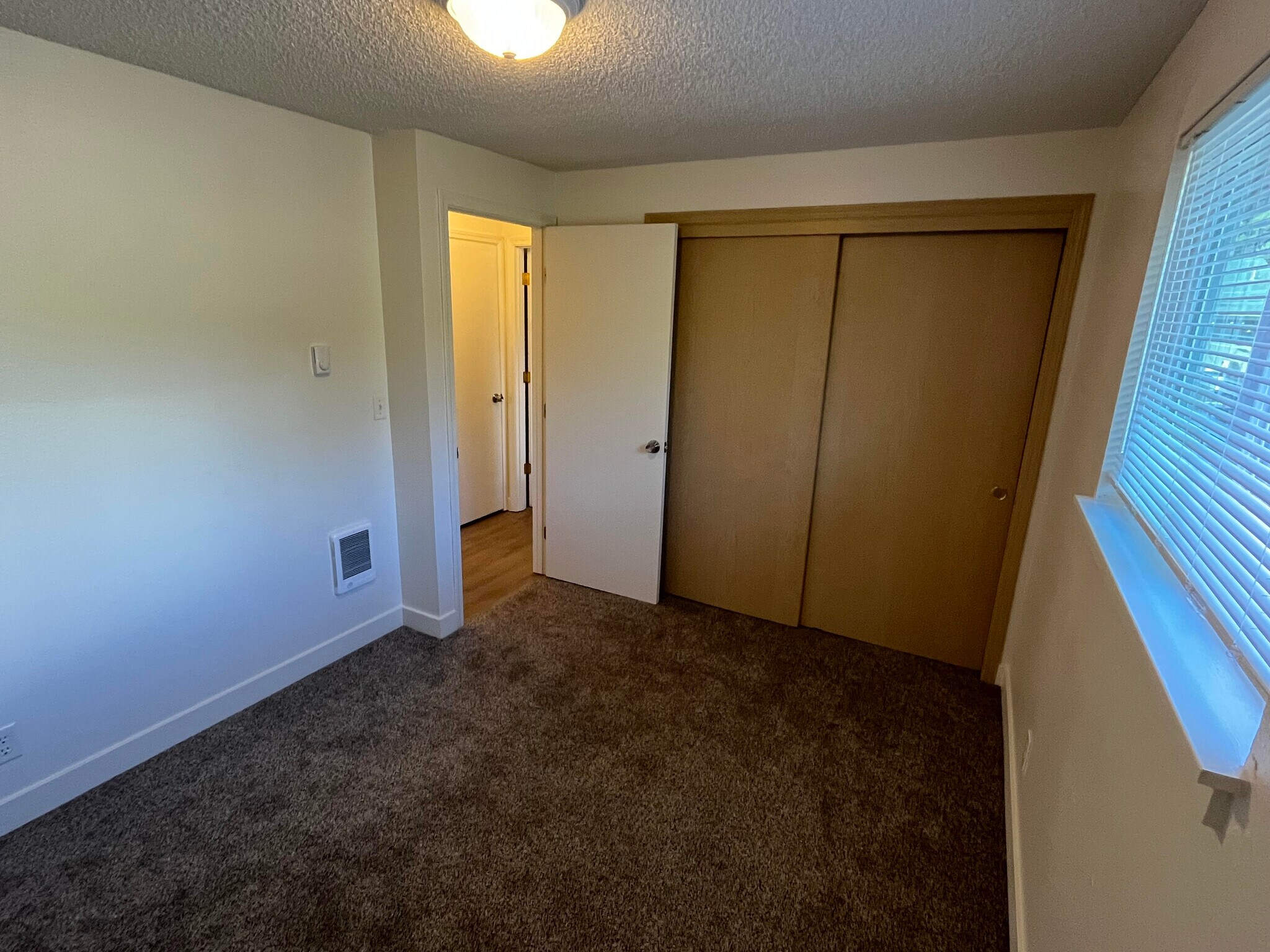 Building Photo - 3335 Willow Ct SE