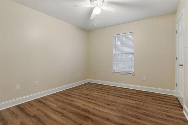 Building Photo - 71130 Sanders St