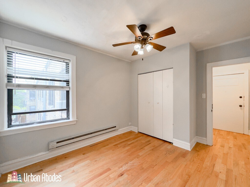 Building Photo - 4735 N Hermitage Ave