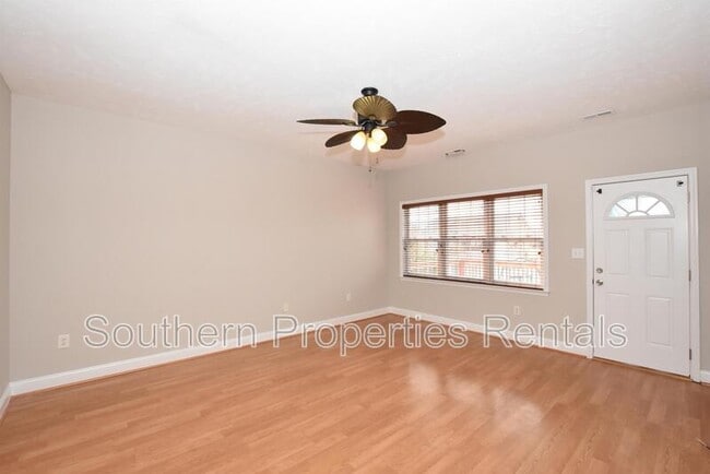 Building Photo - 109 Canyon Ct