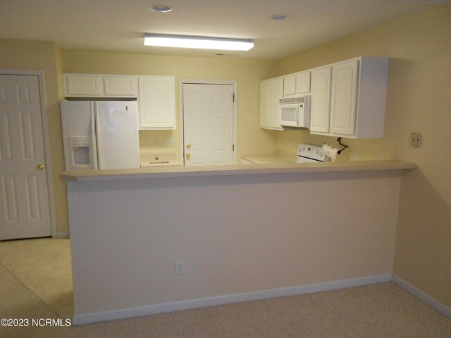 Building Photo - 3960 Winds Ridge Dr