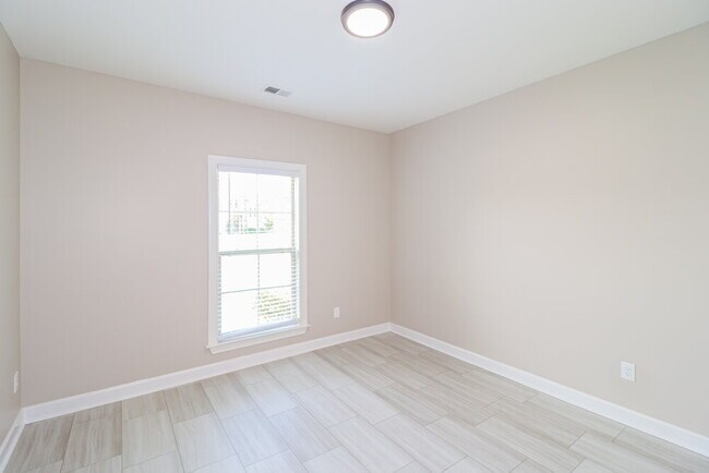 Building Photo - 155 Acadis Cir