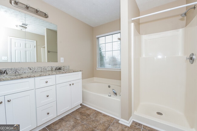 Building Photo - 219 Wagon Wheel Dr