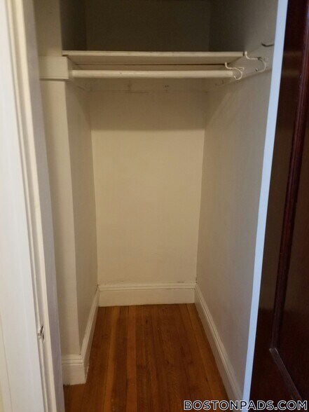 Building Photo - 90 Maple St