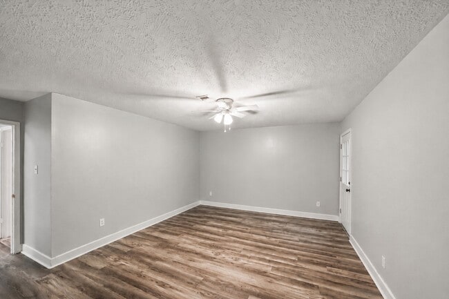 Building Photo - 17734 Seven Pines Dr