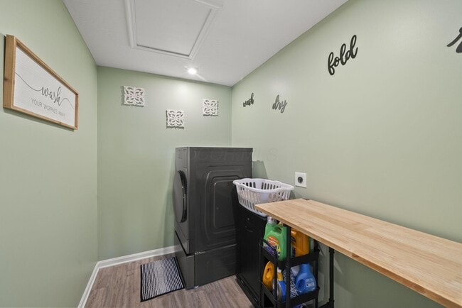 Building Photo - 1059 Honeycomb Ln