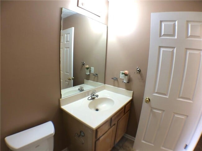 Building Photo - 3337 Baymount Way
