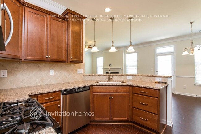 Building Photo - 457 Augustus Lane