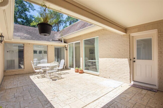 Building Photo - 354 Tealwood Dr