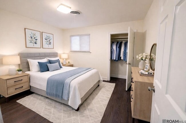 Building Photo - 12360 Warwick Ave