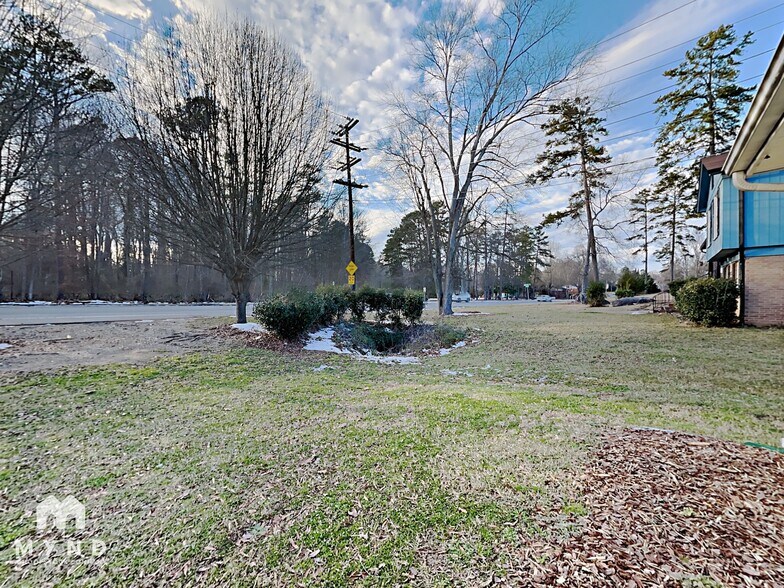Building Photo - 6409 Barrington Dr