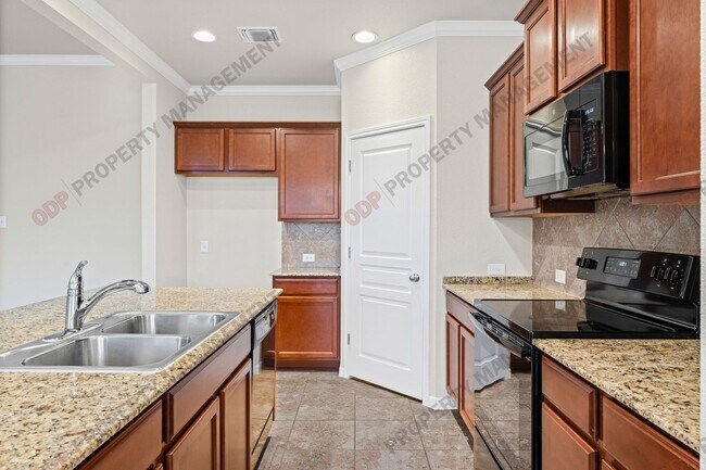 Building Photo - 719 Dunford Dr