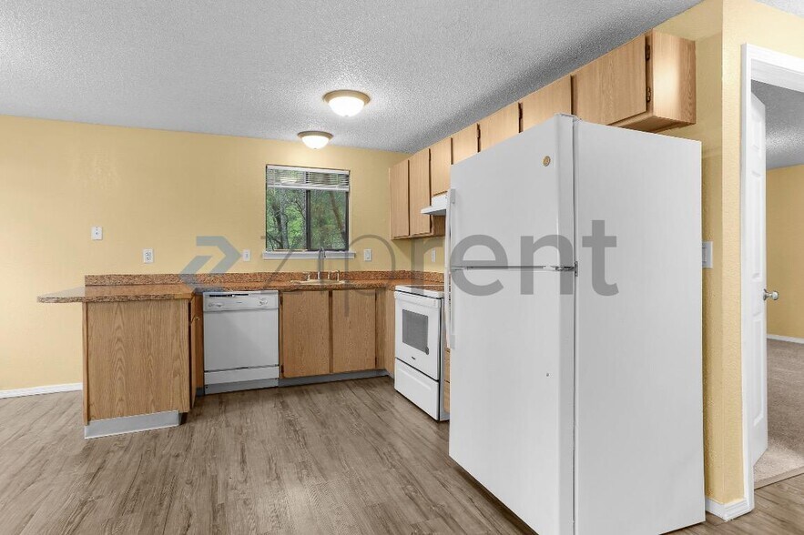 Building Photo - Unit A
