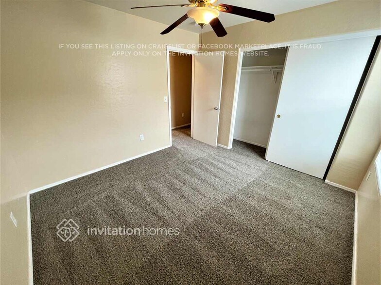 Building Photo - 13350 W Rose Ln