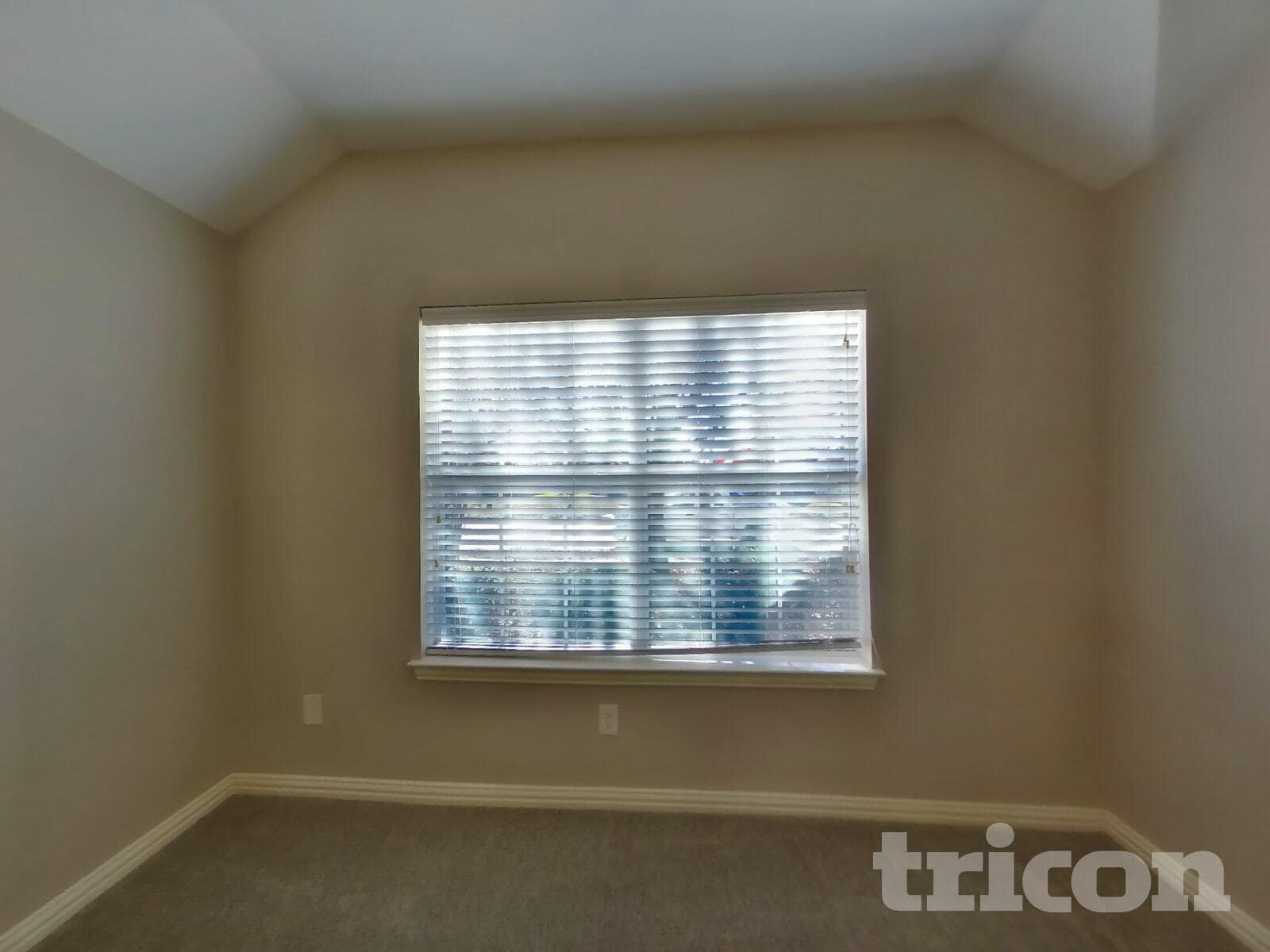 Building Photo - 2413 Castle Creek Dr