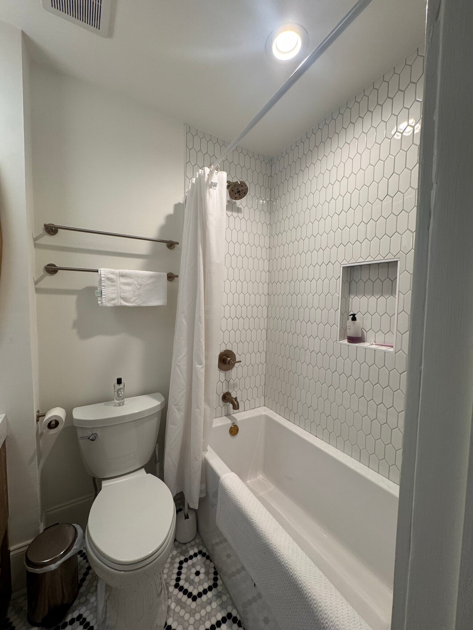 Building Photo - 266 11th St NE