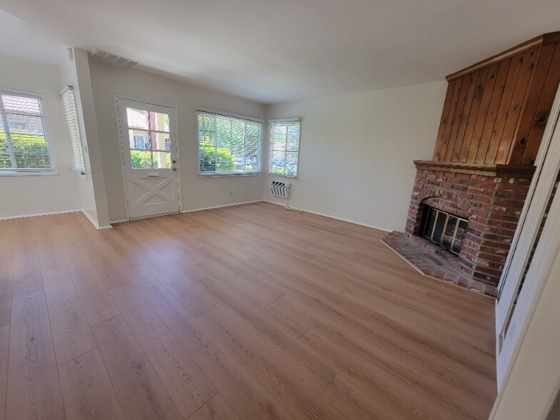 Building Photo - 7266 Allott Ave