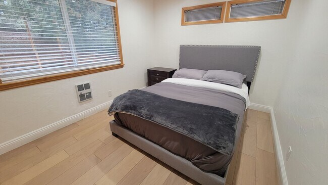 Building Photo - Move-In Ready 3 Bedroom, 2 Bath Home with ...