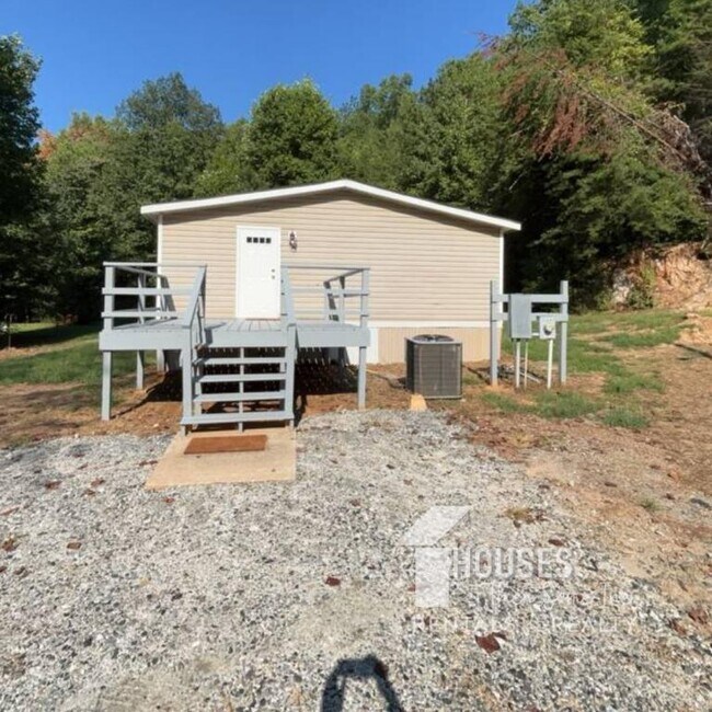 Building Photo - 400 Mud Run Rd