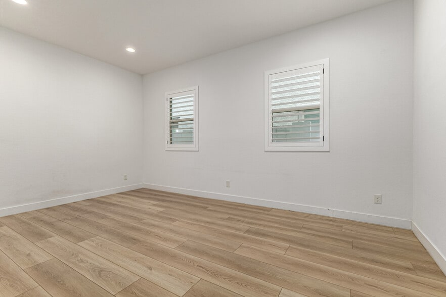 Building Photo - 20954 E Mayberry Rd