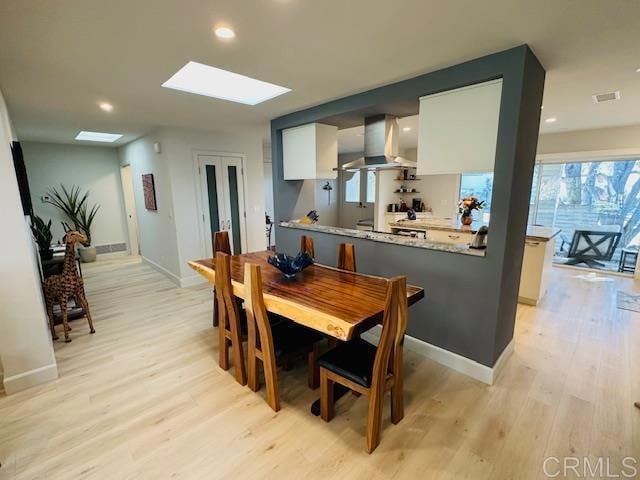 Building Photo - 2462 Lozana Rd