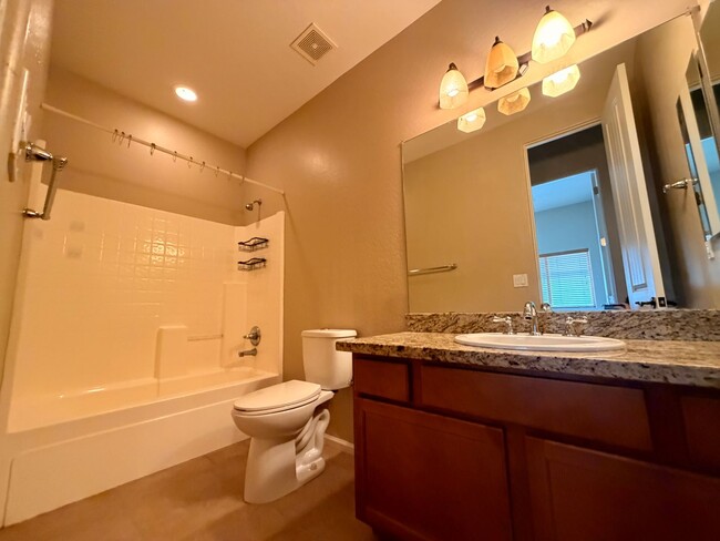 Building Photo - 897 E Roma Ave