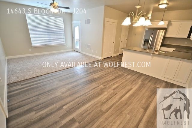 Building Photo - Stunning 3 Bedroom Herriman Condo! No Depo...