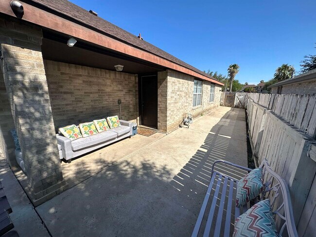 Building Photo - 1902 Denmark Ln