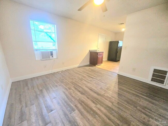 Building Photo - 1731 Knight Dr