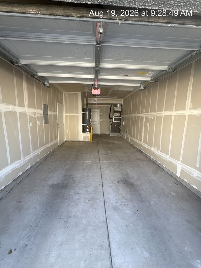 Building Photo - 410 S Summit St