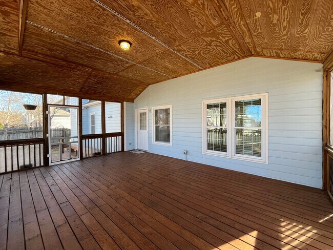 Building Photo - Excellent 4BD, 2.5BA Cary Home with Fenced...