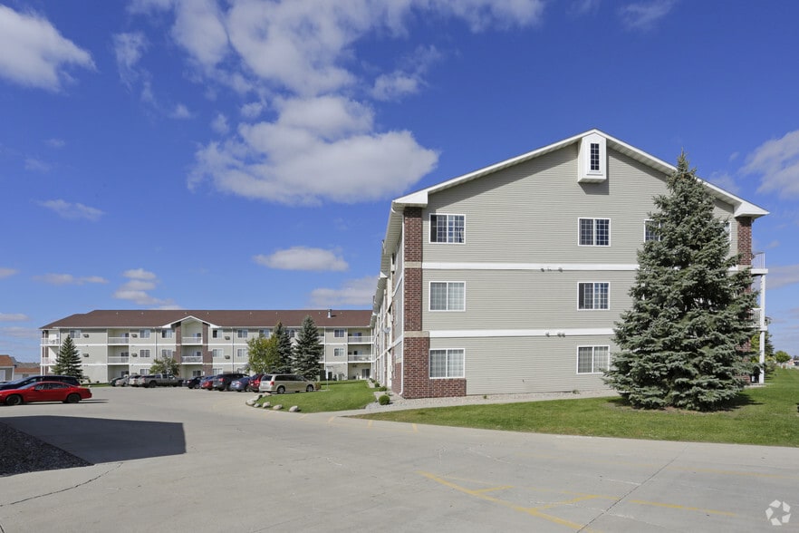 Amber Crossing Apartments 5170 Amber Valley Pky S Fargo ND 58104
