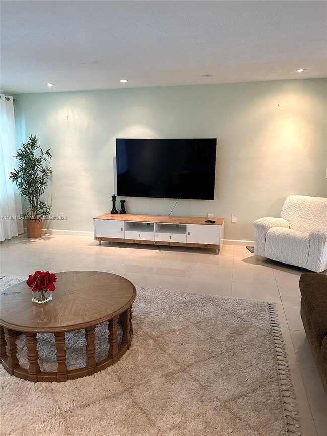 Building Photo - 1937 Sans Souci Blvd