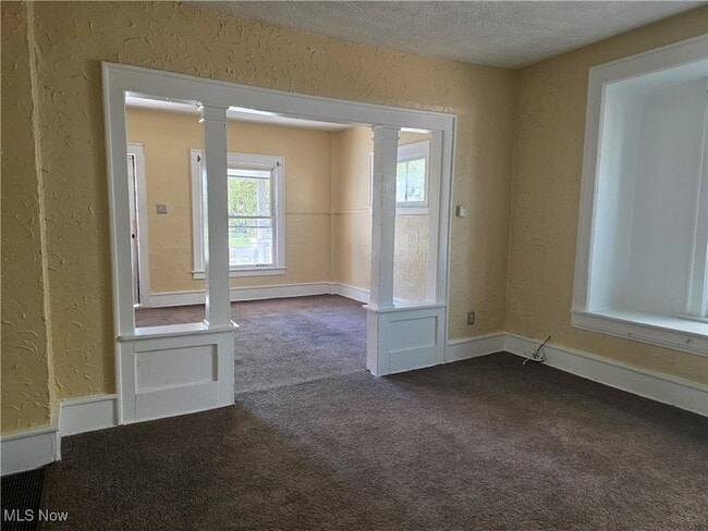 Building Photo - 846 Hunter St NW