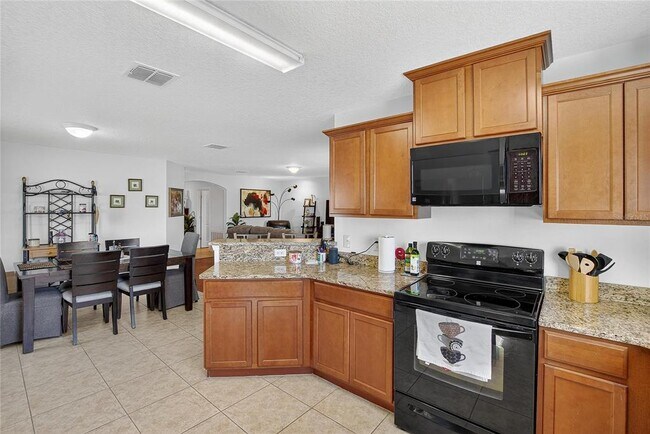 Building Photo - 2133 Geneva Dr