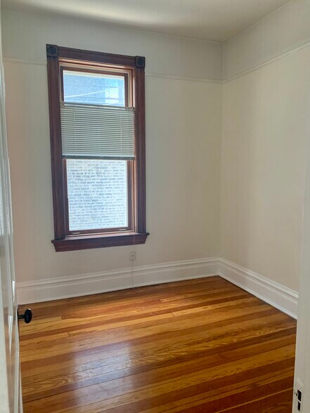 Bedroom 2 - 620 W Briar Pl