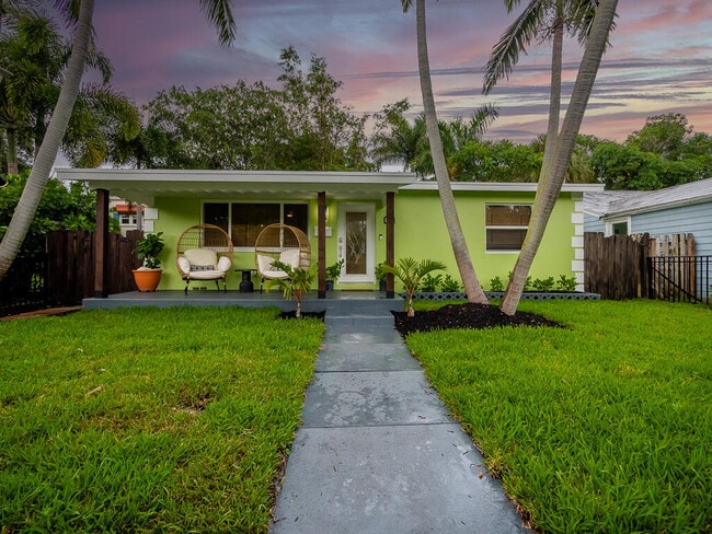 Building Photo - 418 N Palmway