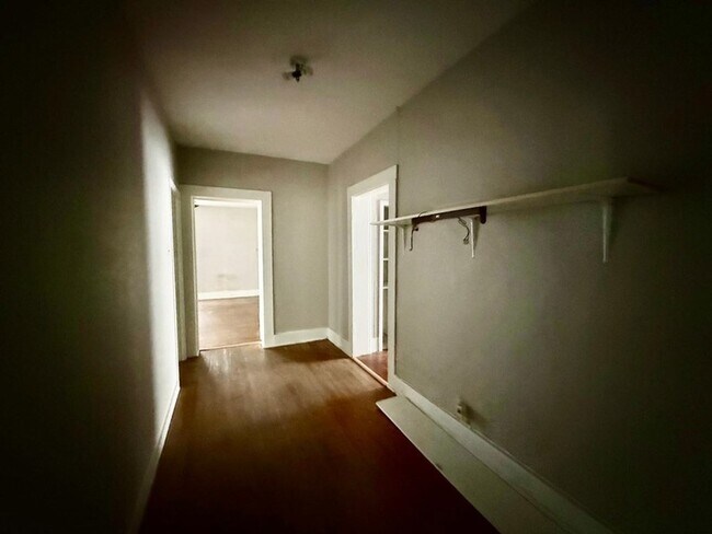 Building Photo - 583 N Monroe St