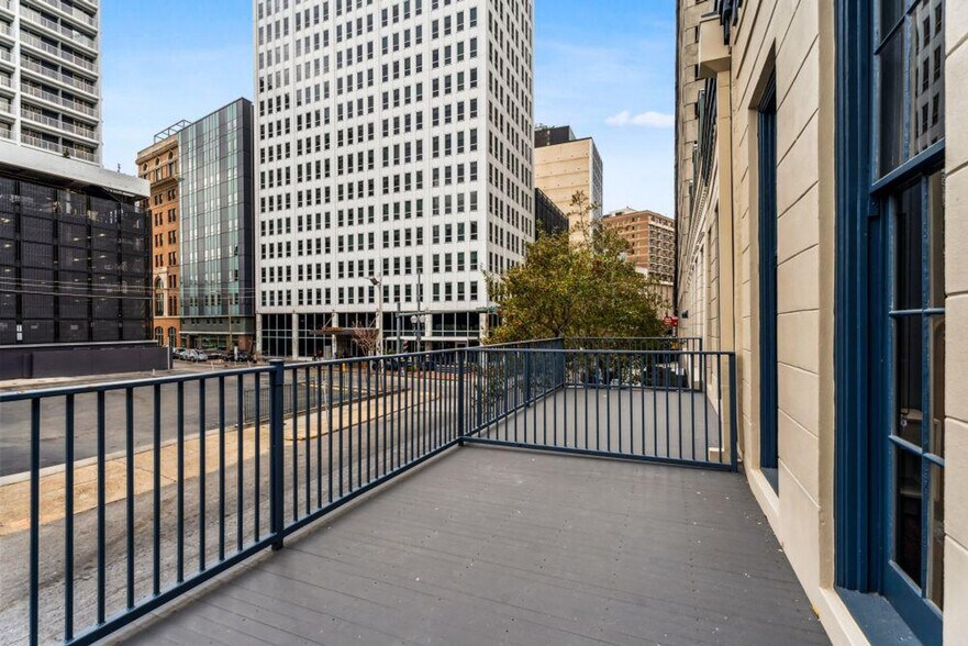 Building Photo - 310 S Rampart St