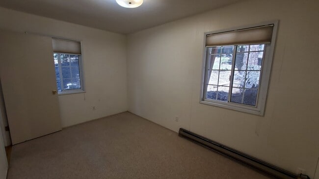 Building Photo - LONG-TERM RENTAL: Great Cedar Flat Home wi...