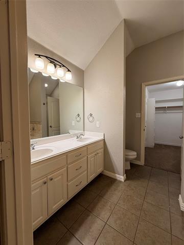 Building Photo - 9021 Racquet Club Dr