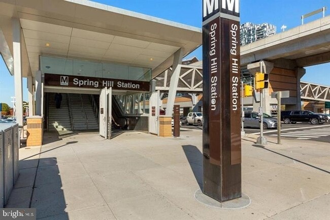 Building Photo - 1625 International Dr