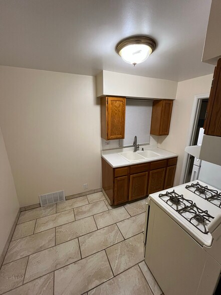 Building Photo - 192 N Smith St