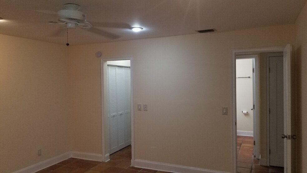 Building Photo - 1475 Curlew Ave