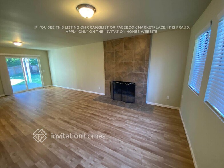 Building Photo - 33628 27th Pl SW