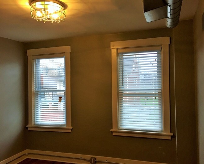 Building Photo - 6333-6335 Bartlett