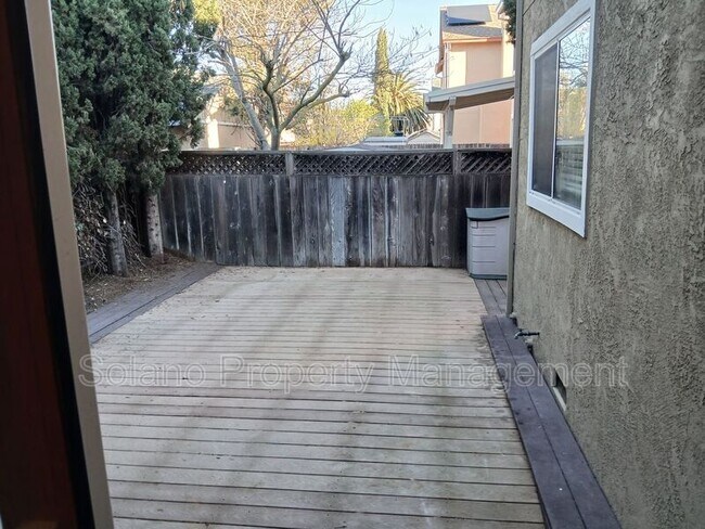 Building Photo - 318 Ridgecrest Cir